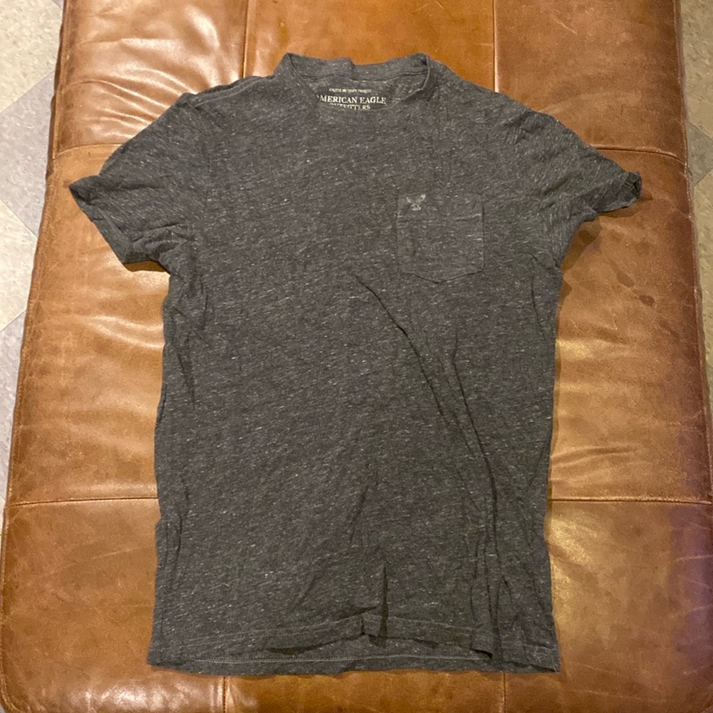 American Eagle T shirt